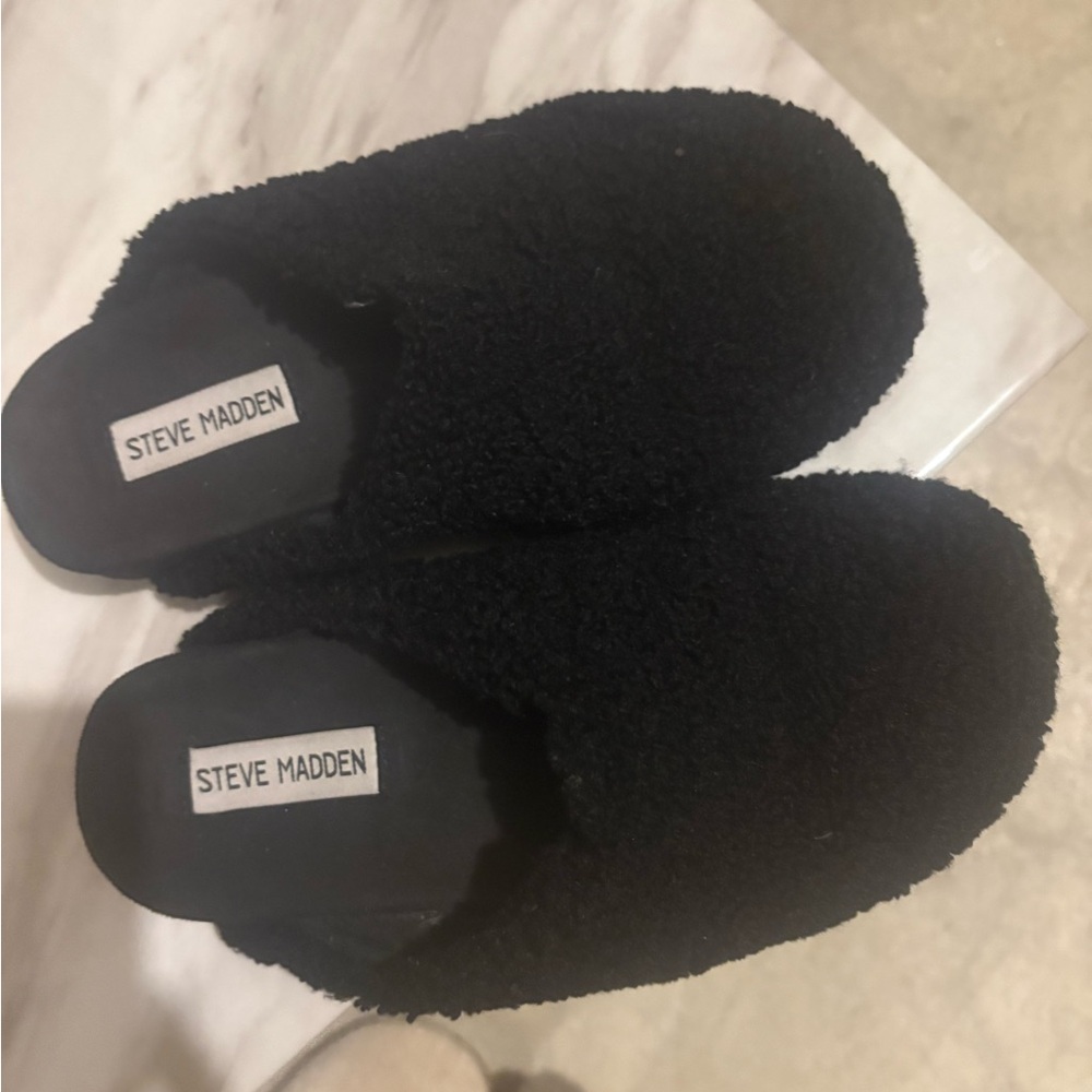 Steve Madden clogs